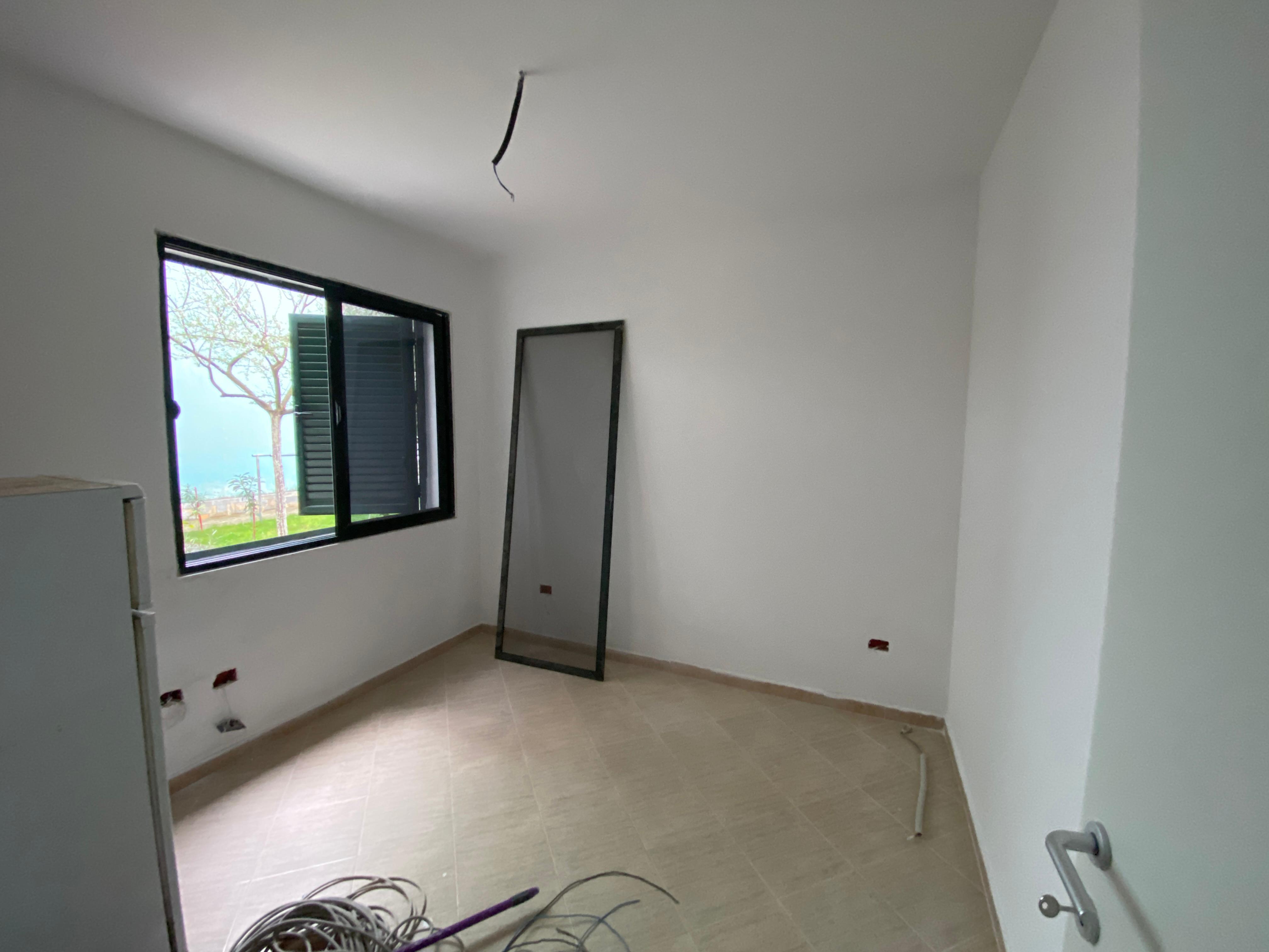 Shitet Apartament 2+1+2 me Oborr | Liburna, Golem, Durrës