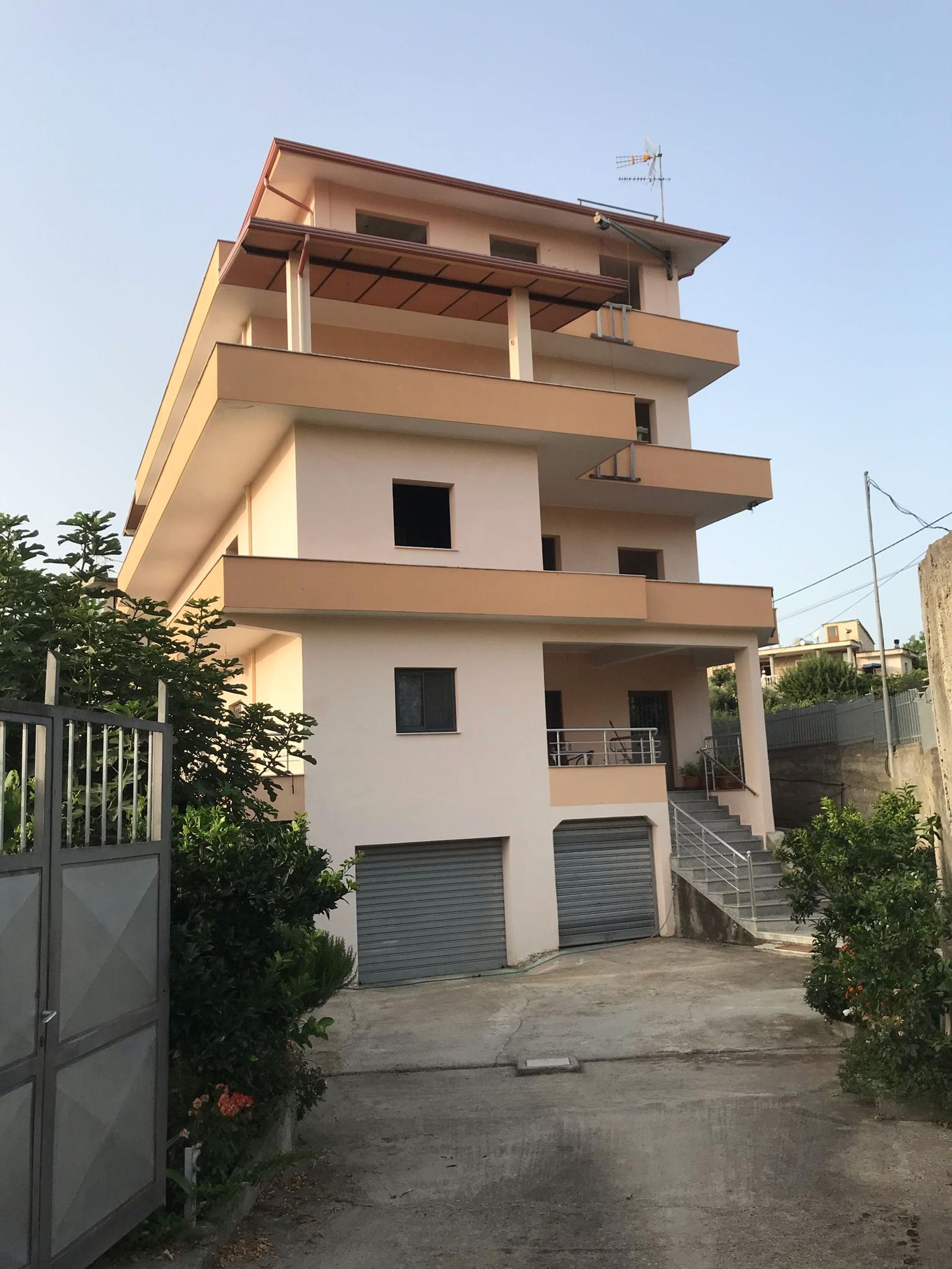 Villa for sale in Arapaj, Durres, 941 m² — photo 5 of 6