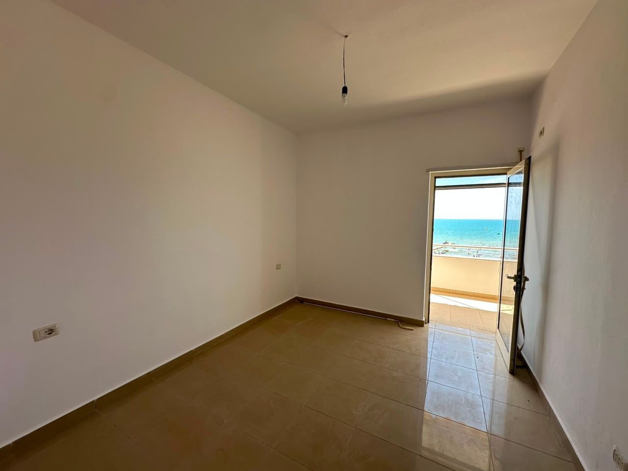 Shitet Apartament 1+1 | Pamje Deti | Vijë e Parë | Plazh, Durrës