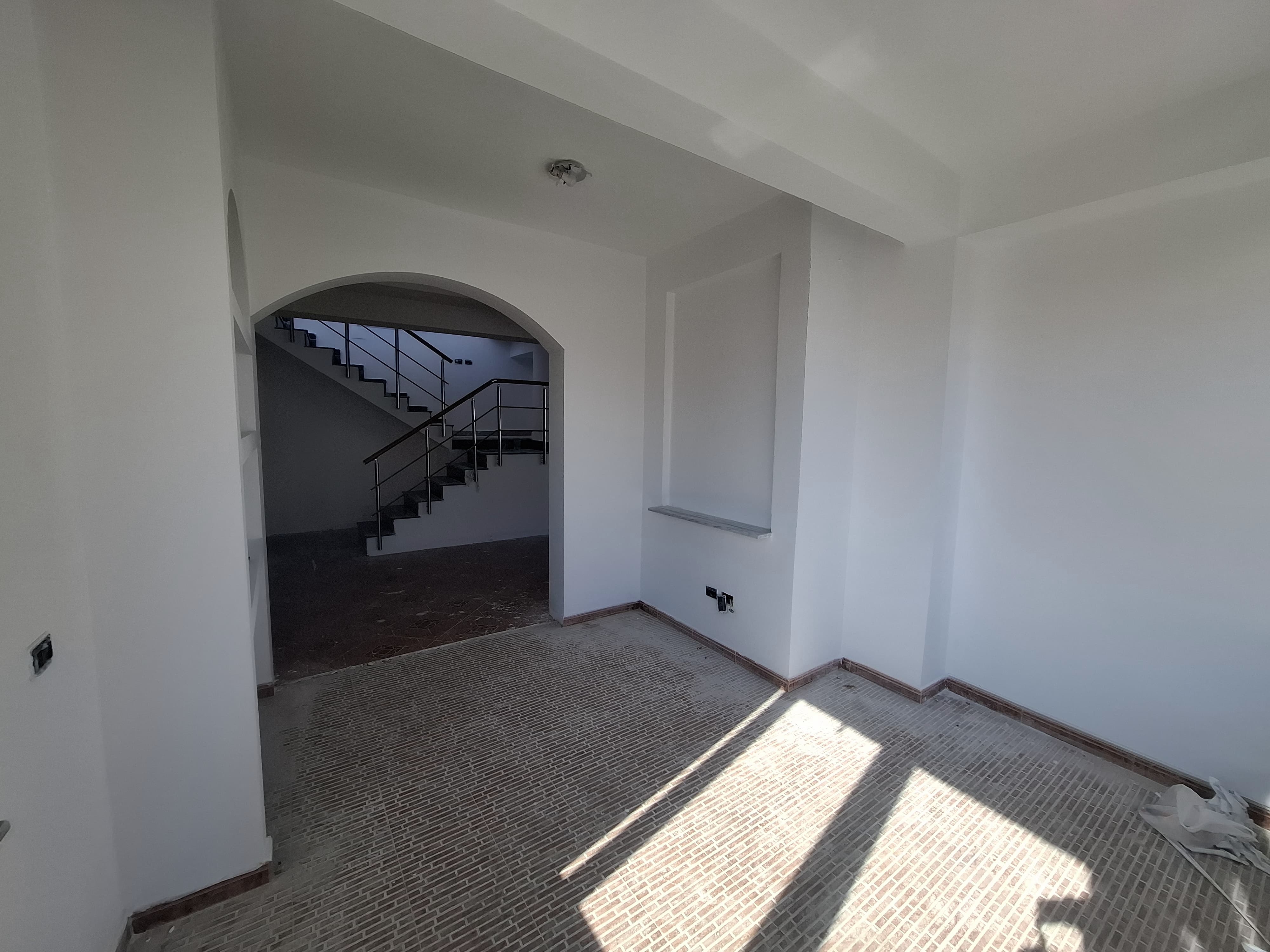 Shitet Apartament 4+1+3 | Pallati i Kulturës, Durrës