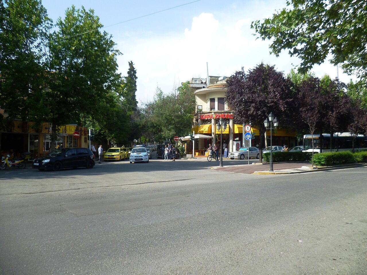 Rruga e Kavajës, Tirana
