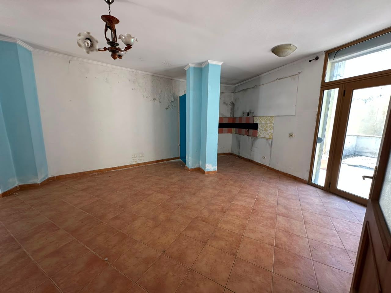 Shitet Papafingo | Ish Rajoni, Durrës