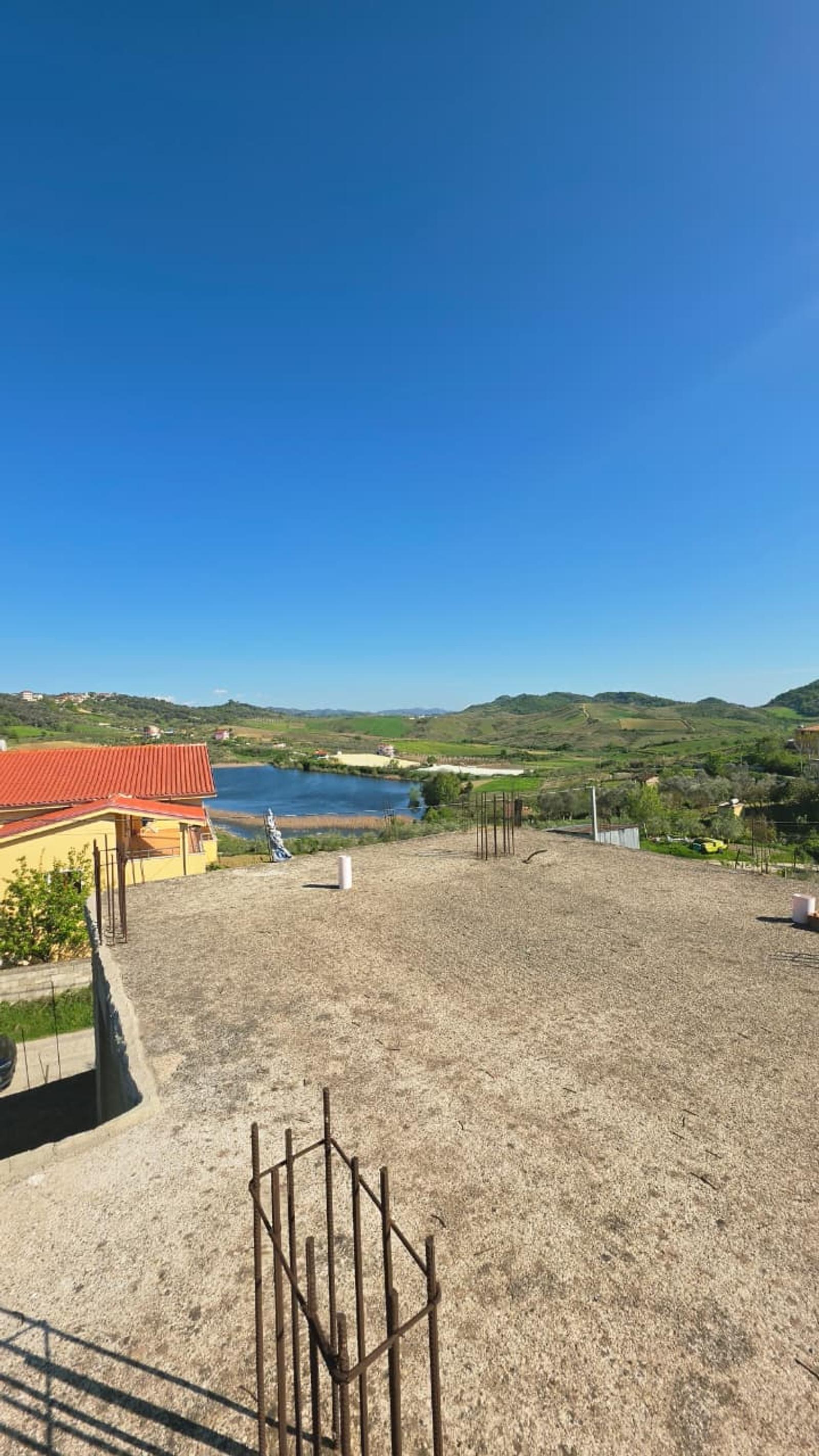 Gewerbefläche zum Kauf in Golem, Durrës, 240 m² — Foto 2 von 25