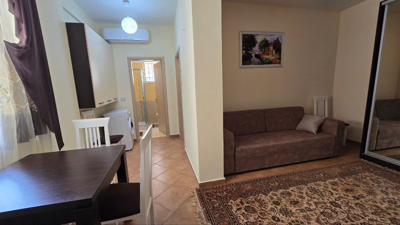 Apartament 1+1 pranë malit