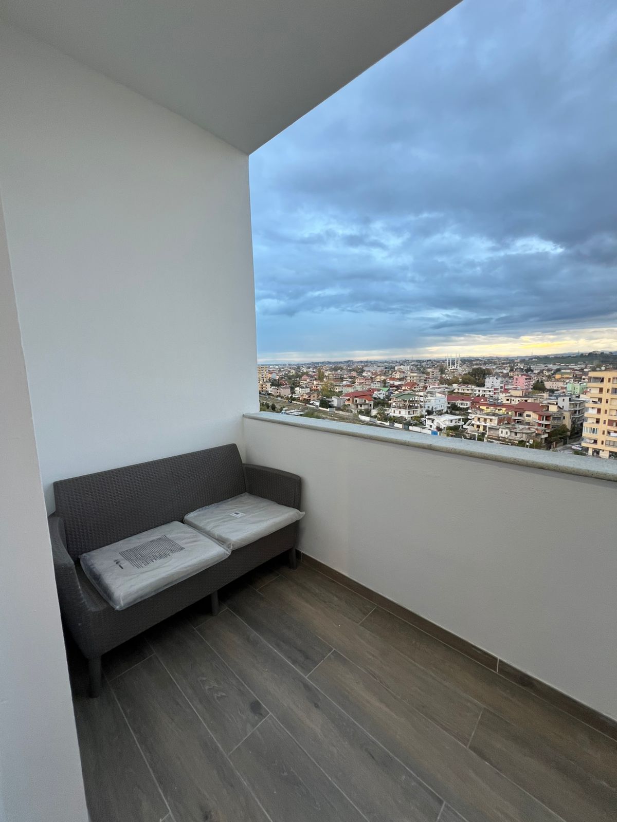 Shitet Apartament 1+1 | Plazh Iliria, Durrës
