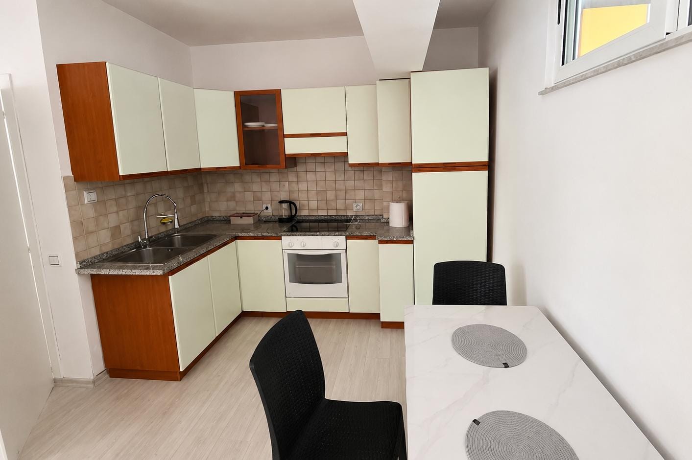 Shitet Apartament 1+1 | Plazh Iliria, Durrës