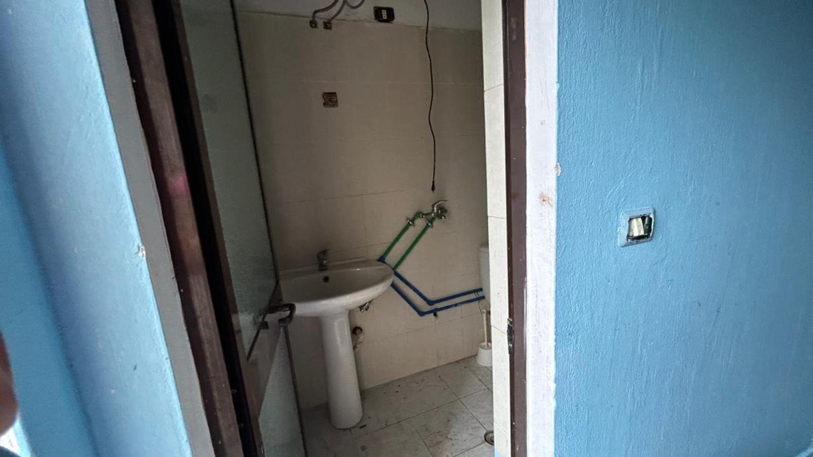 Gewerbefläche zum Kauf in Plazh, Durrës, 70 m² — Foto 2 von 8