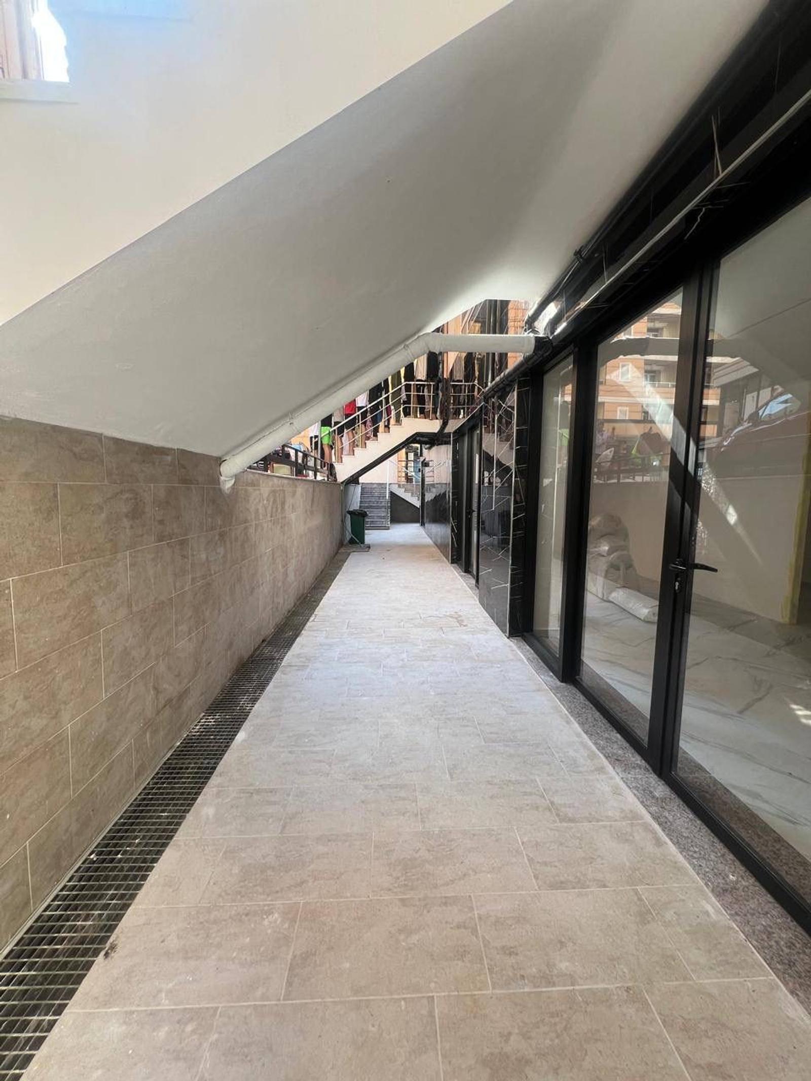 Gewerbefläche zum Kauf in Plazh, Durrës, 88 m² — Foto 2 von 6