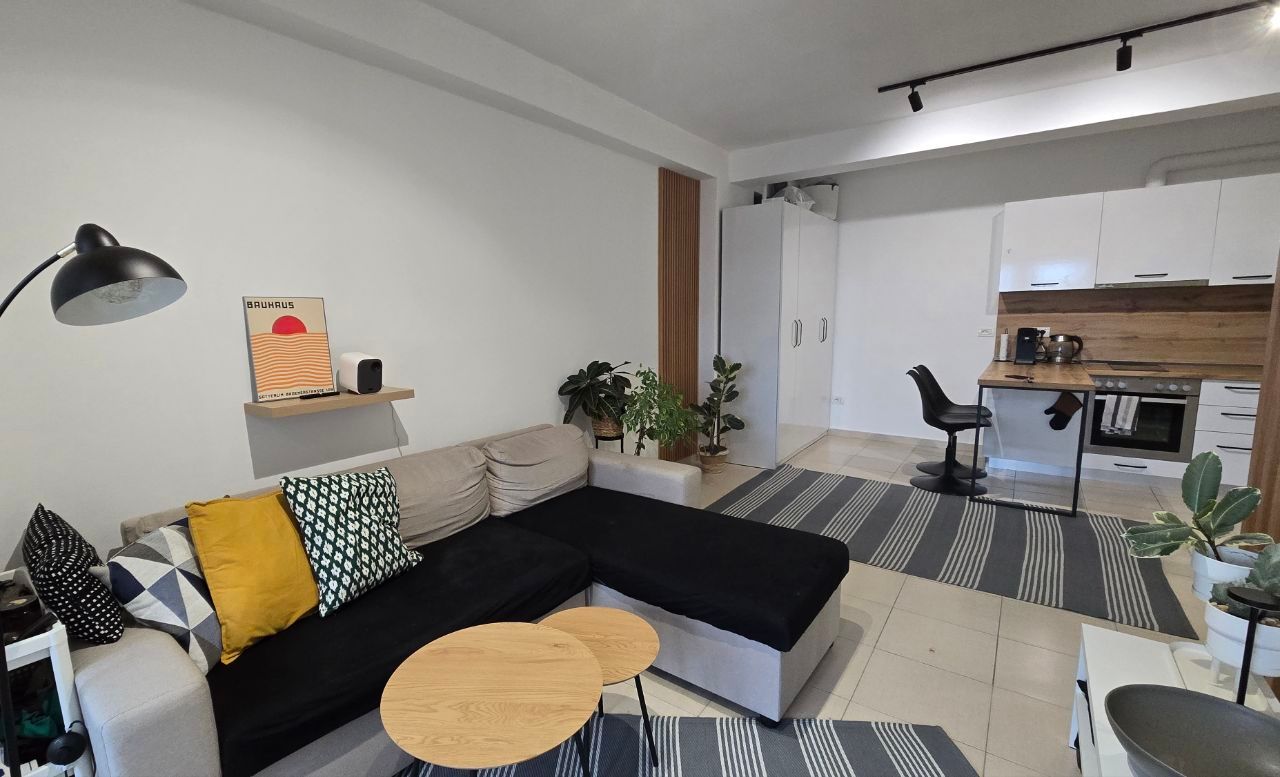 Apartament 1+1 me pamje nga deti