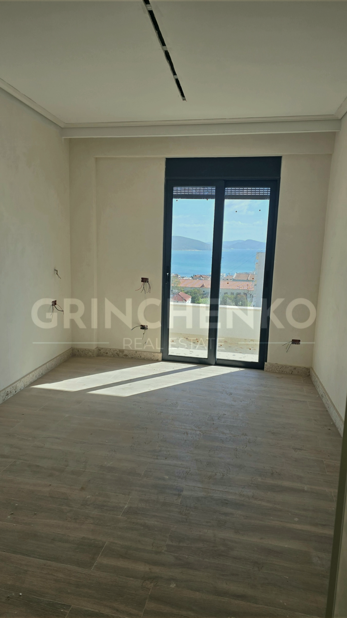 Ndërtesë e re me katër apartamente 2+1 — Sarandë, Qendra, Saranda