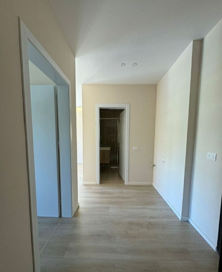 Shitet Apartament 1+1 me Verandë | Koloseu, Shkëmbi i Kavajës, Durrës