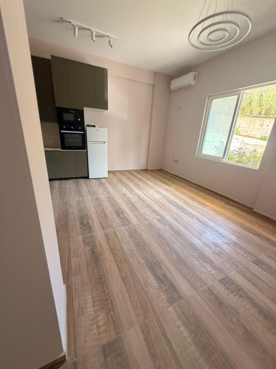 Furnished studio with a sea view, Shkëmbi i Kavajës