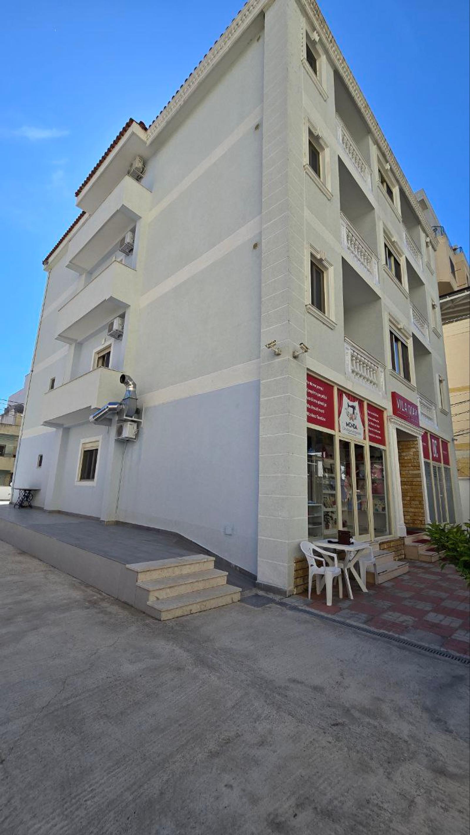 Hotel në punë pranë detit, 800 m² plus 500 m² truall — Durrës, Plazhi, Durrësi