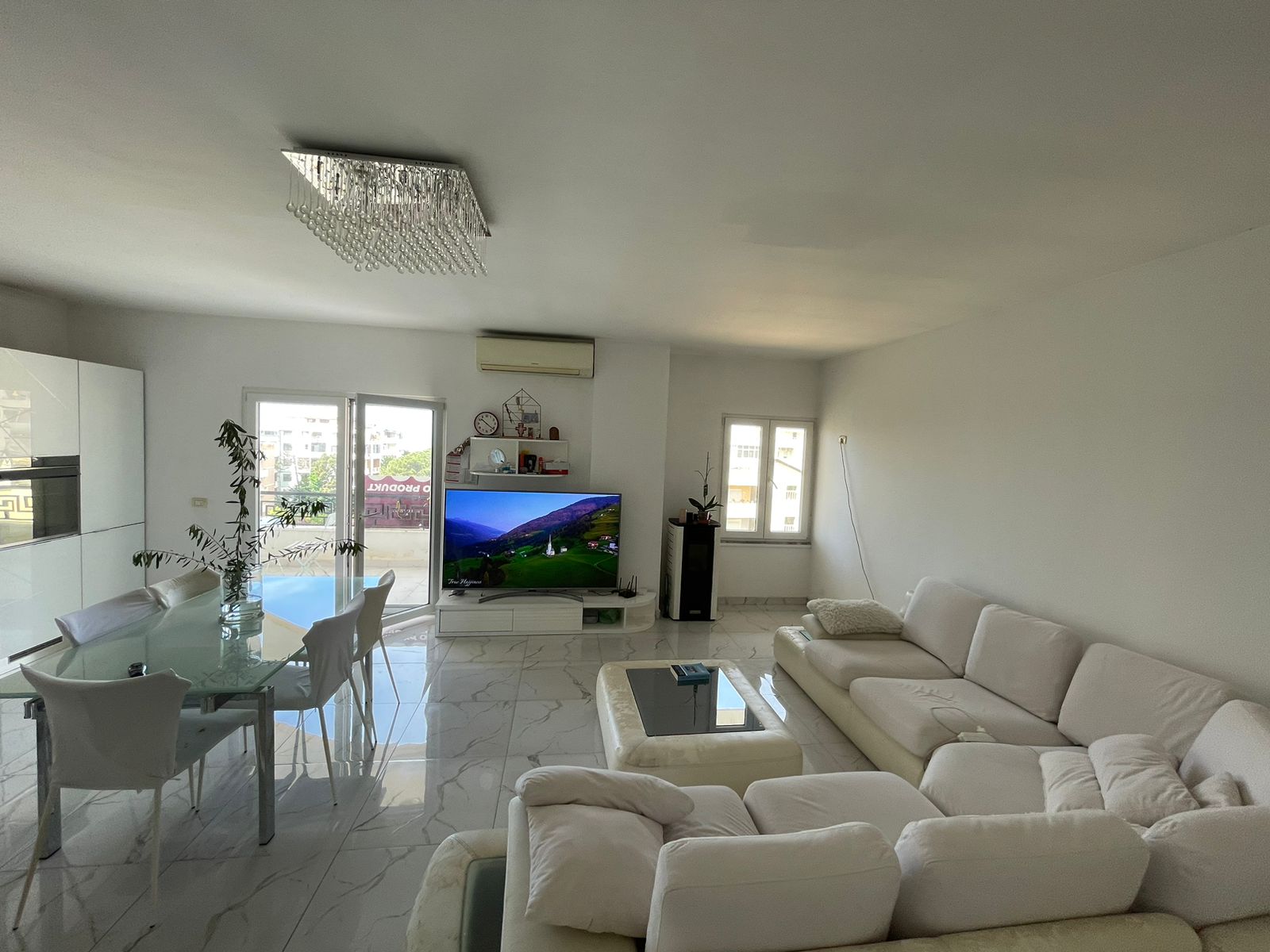 Shitet Apartament 3+1 | Shkëmbi i Kavajës, Durrës