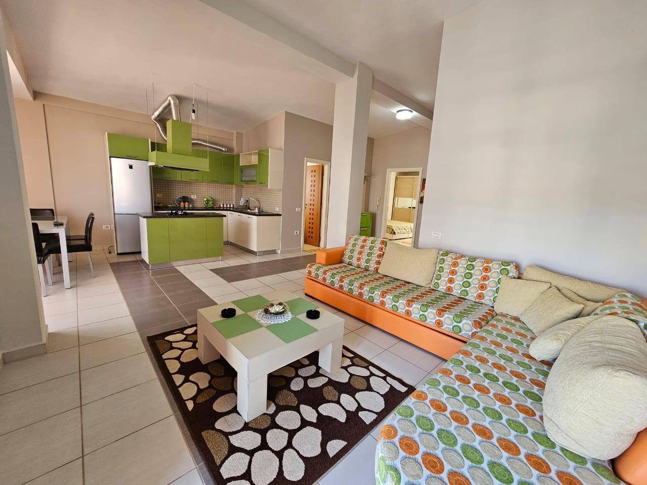 2+1+2 mit Balkon, Golem, 105 m², Durrës