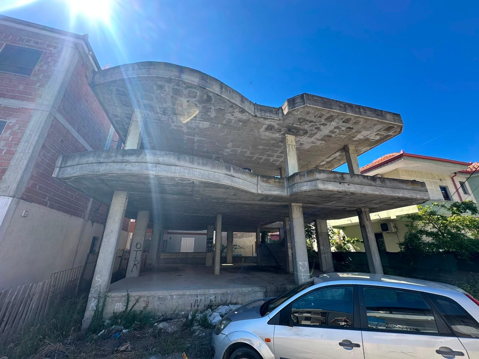 Haus zum Kauf in Stadtzentrum, Durrës, 292 m² — Foto 2 von 2