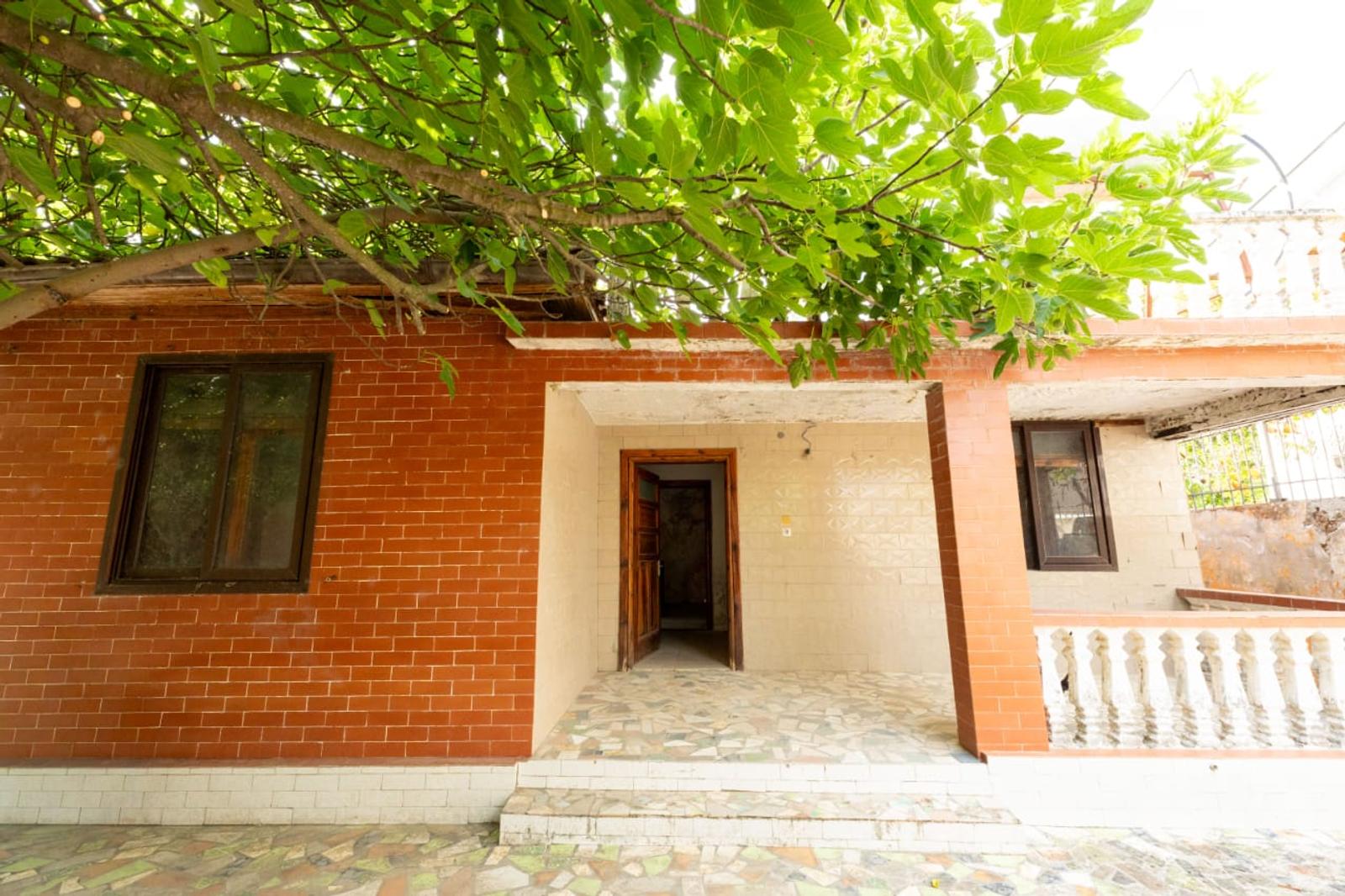 Casa a due piani a Xhafzotaj, 110 m², Durazzo
