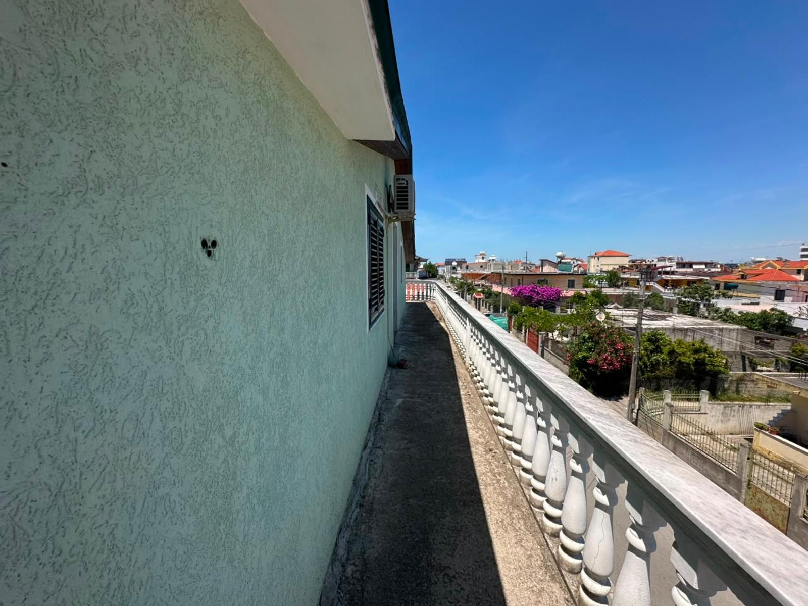 Villa zum Kauf in Stadtzentrum, Durrës, 467 m² — Foto 1 von 12