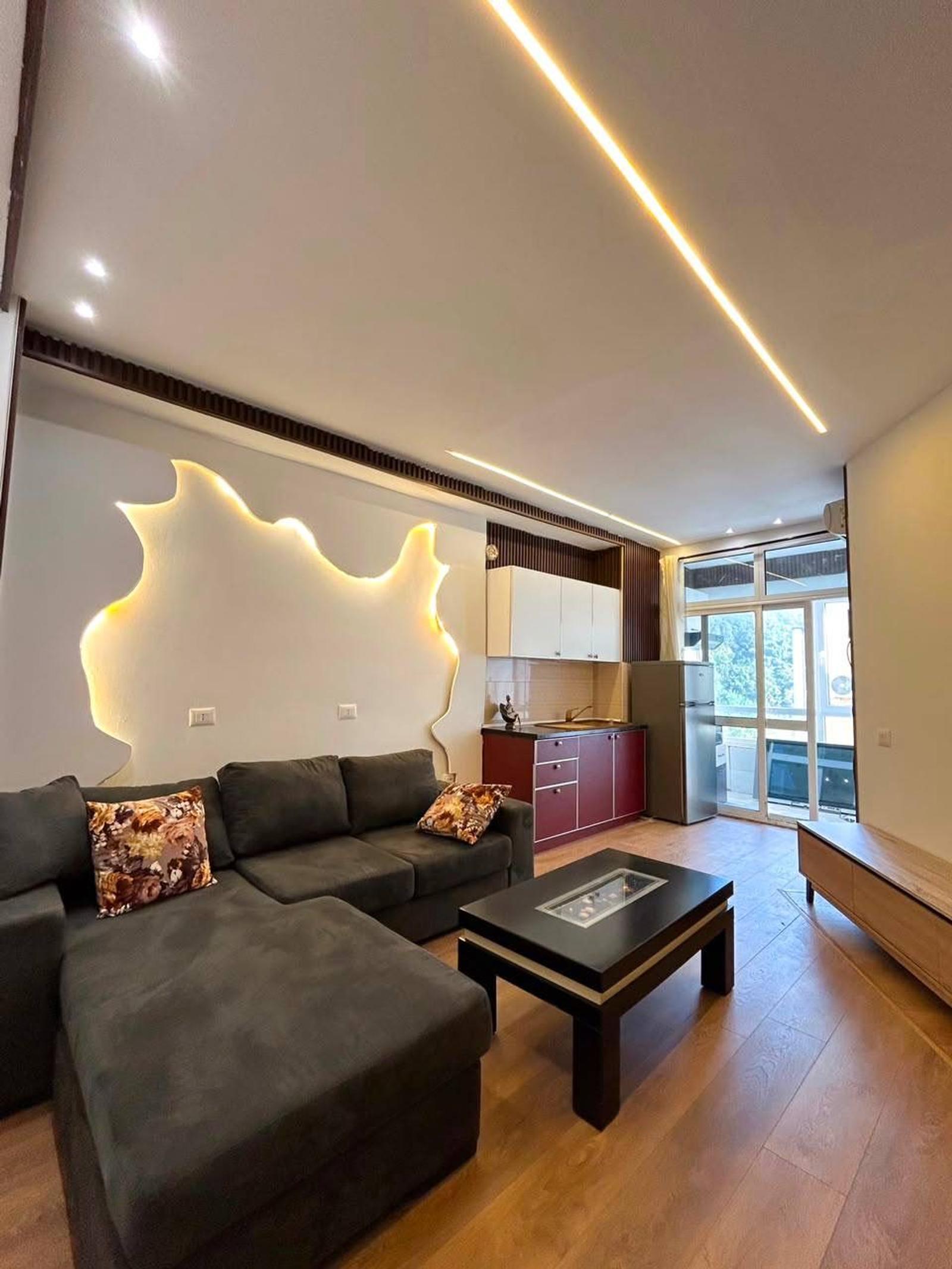 1+1 with balcony, Shkëmbi i Kavajës, 50 m², Durres