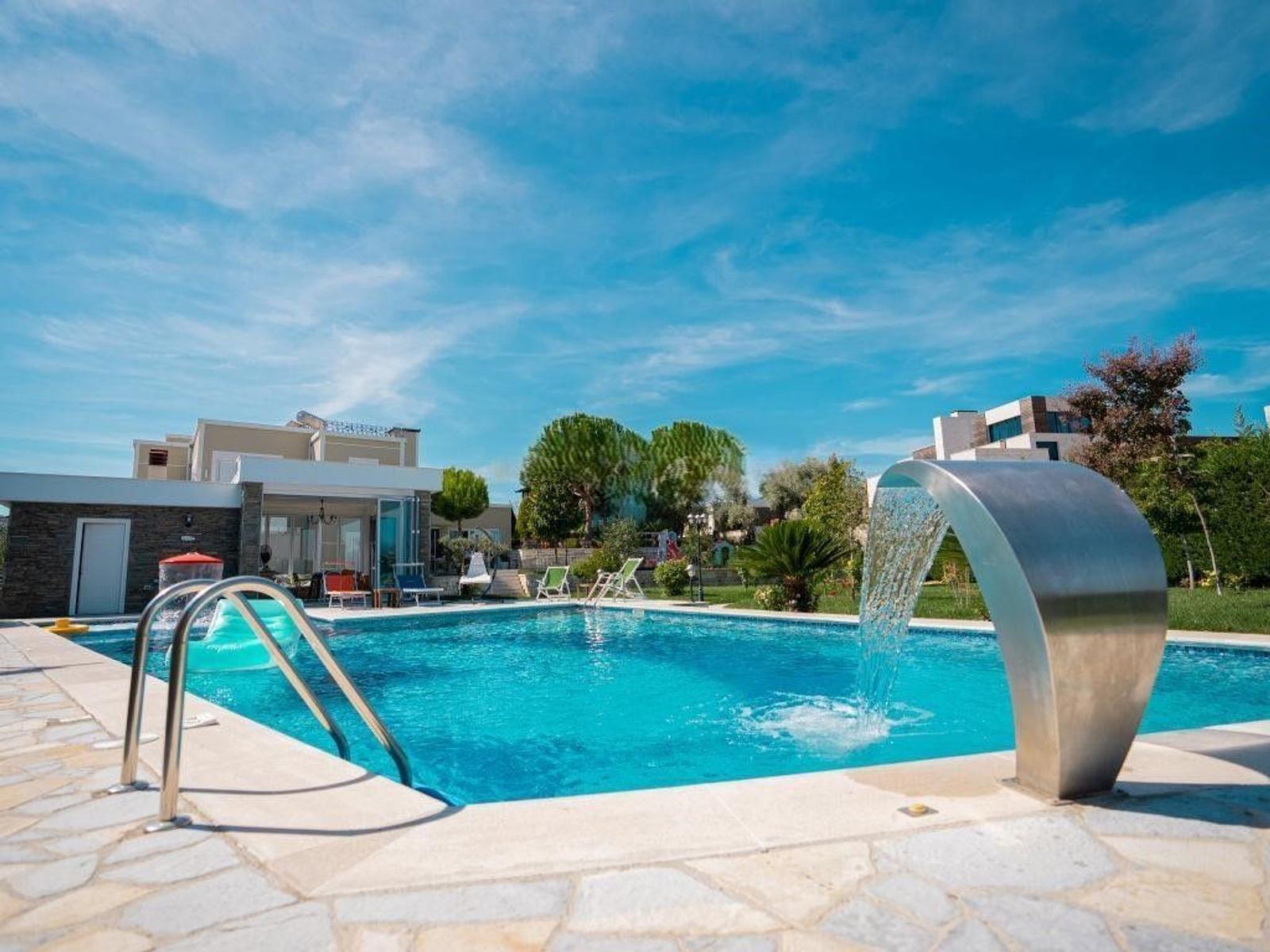 Villa zum Kauf in Kashar, Tirana, 602 m² — Foto 8 von 12