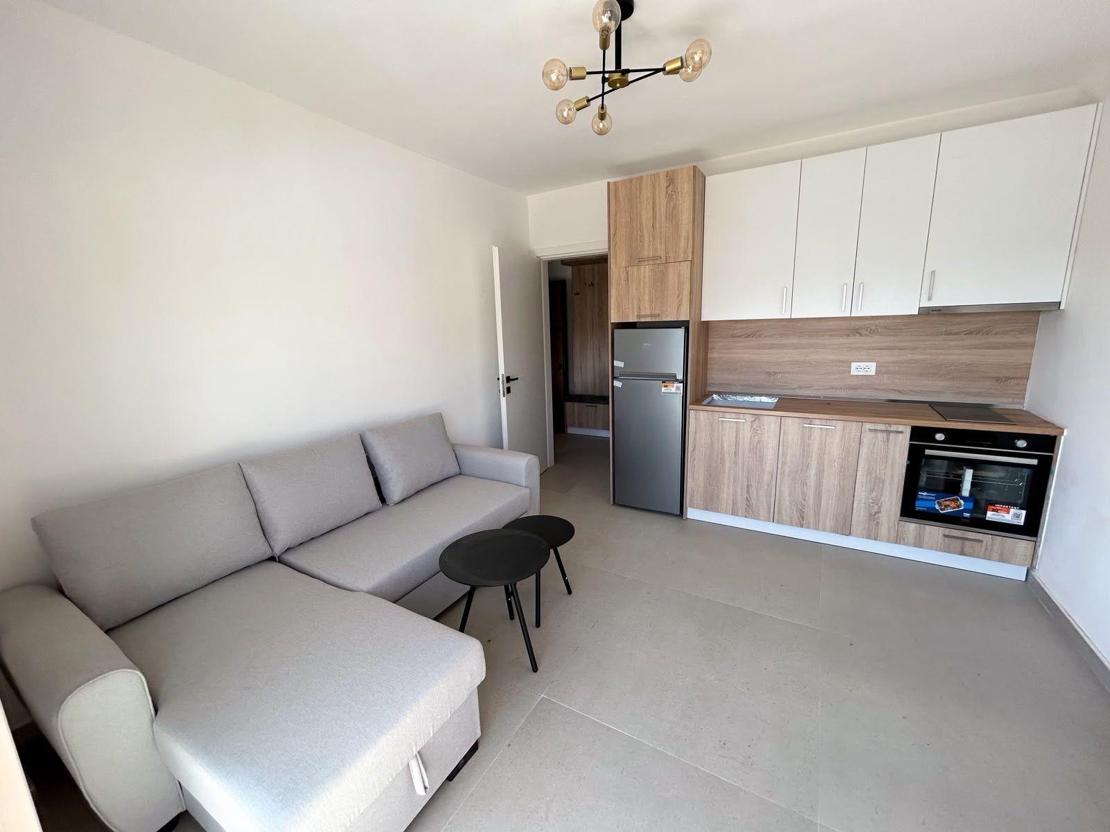 1+1 with large balcony, Shkëmbi i Kavajës, 45 m², Durres