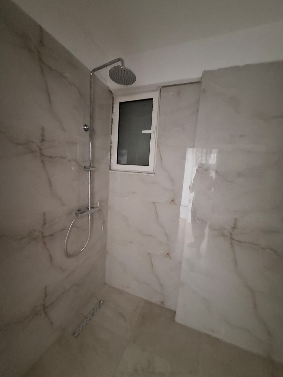 Shitet Apartament 2+1+2 Tualete | Plazh Iliria, Durrës