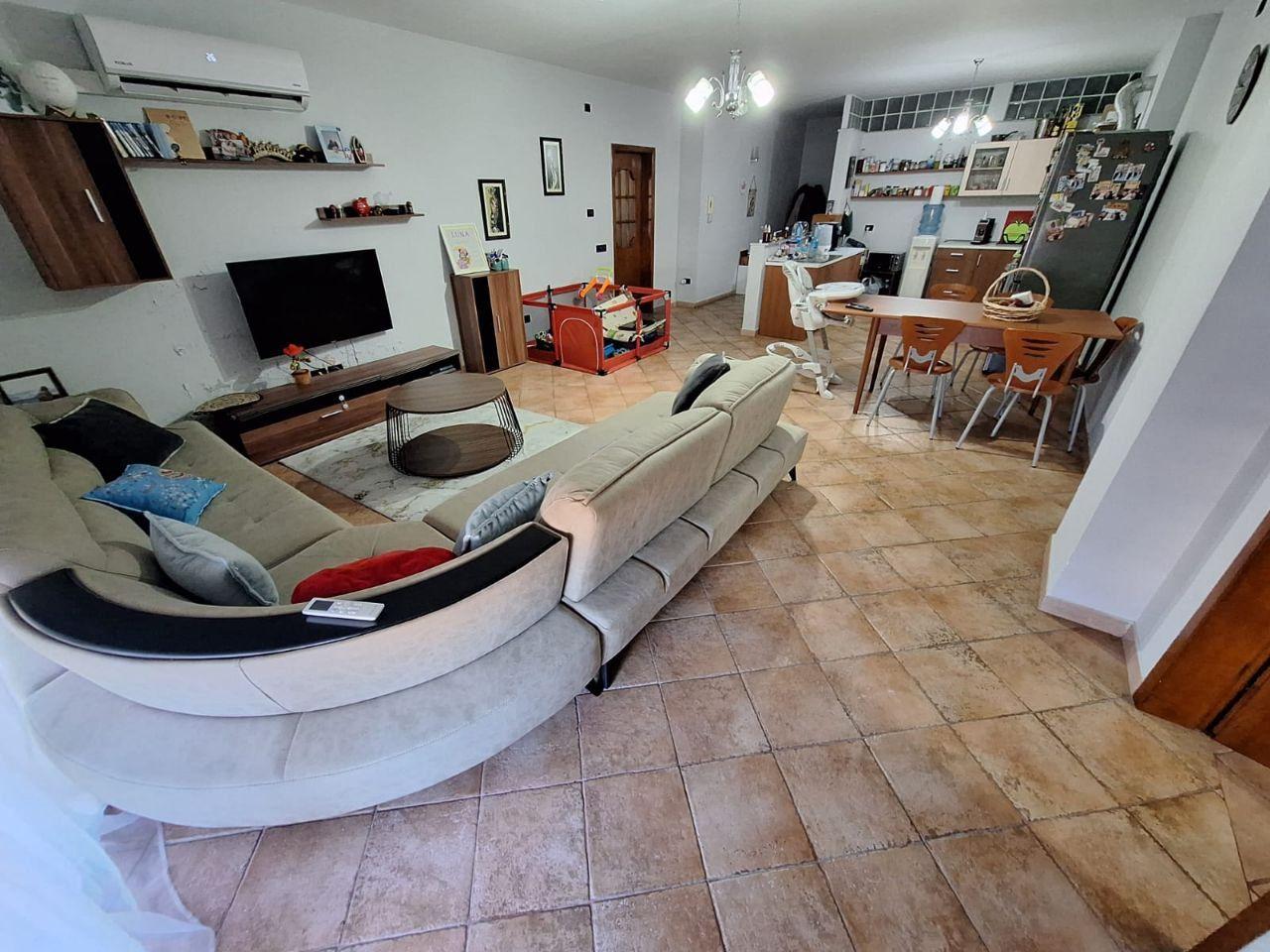 3+2 with two balconies, Durrës city centre, 143 m², City Center, Durres