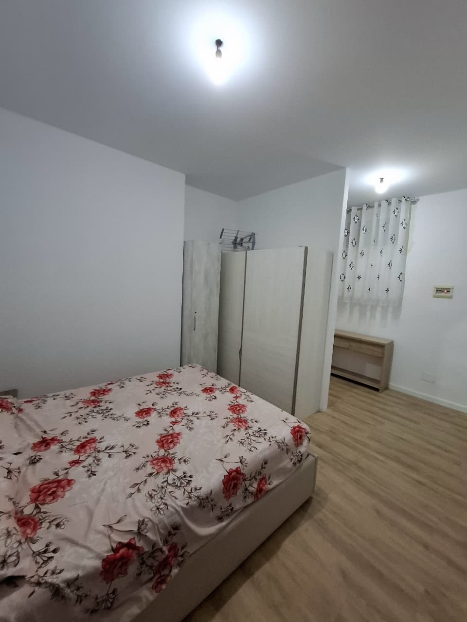 Shitet Apartament 1+1 | Pranë Shkollës "Bajram Curri", Plazh Durrës