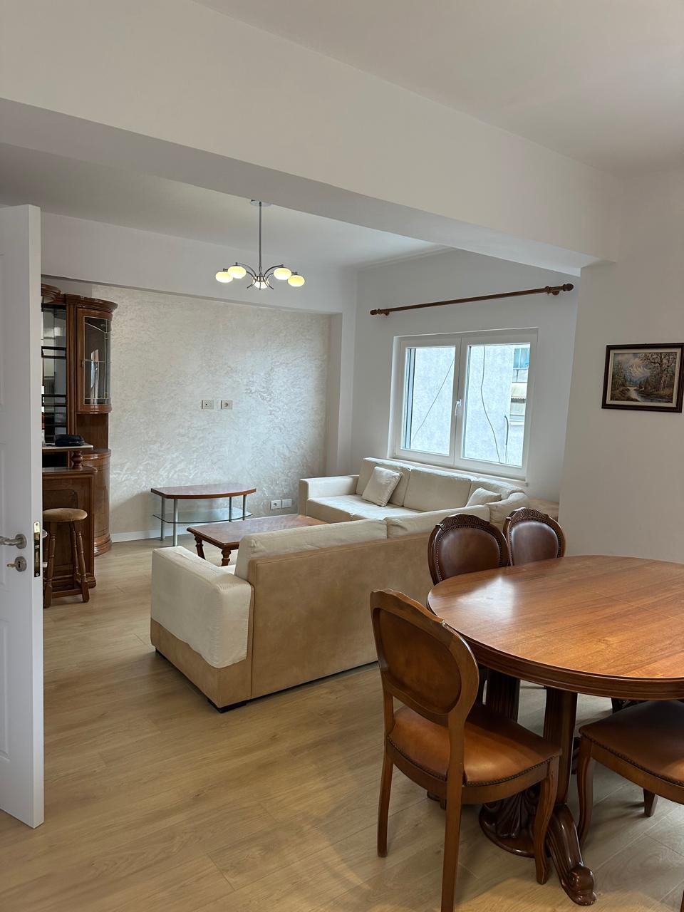 Shitet Apartament 3+1 | Tek Markata, Durrës