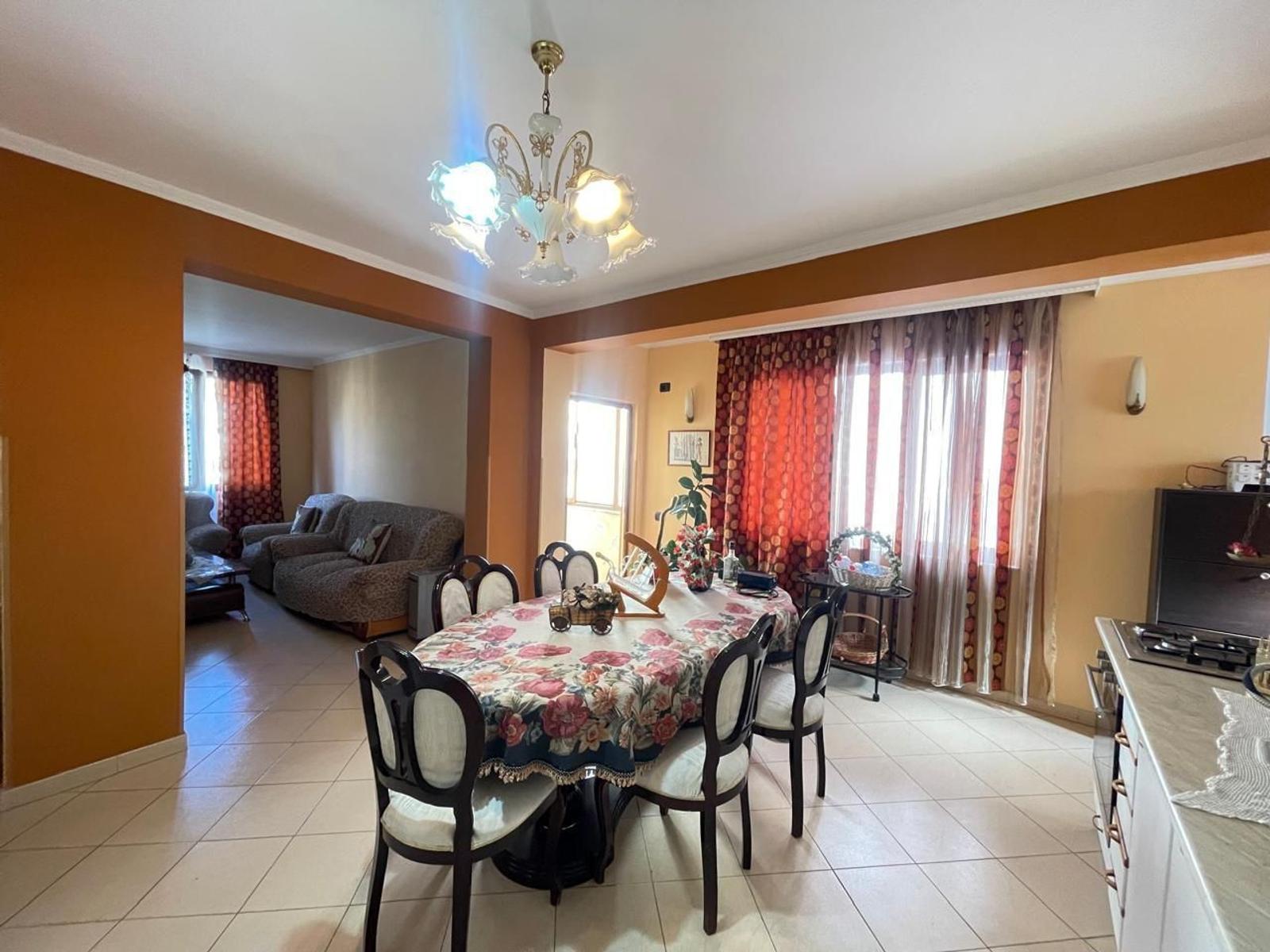 Wohnung 2+1 zum Kauf in Stadtzentrum, Durrës, 156 m² — Foto 2 von 19