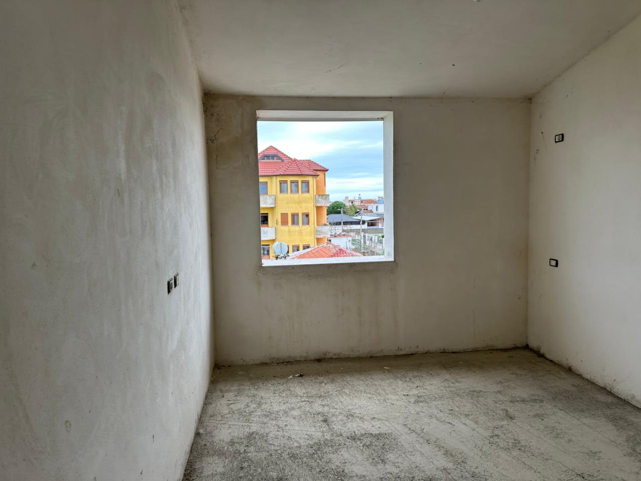 Shitet Vilë 3-Katëshe | Xhafzotaj, Durrës