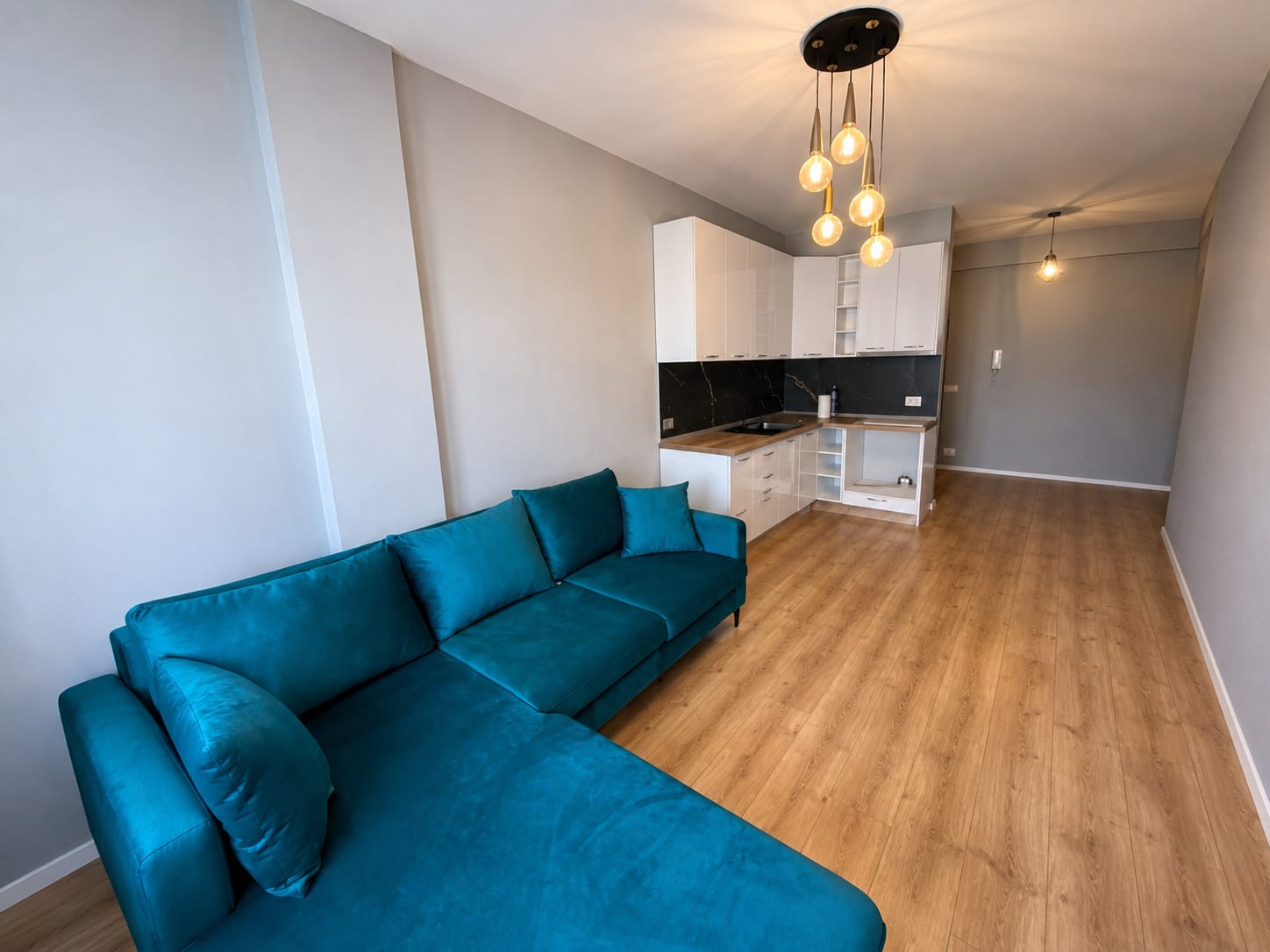 Shitet Apartament 1+1 me Pamje Deti | Plazh Iliria, Durrës