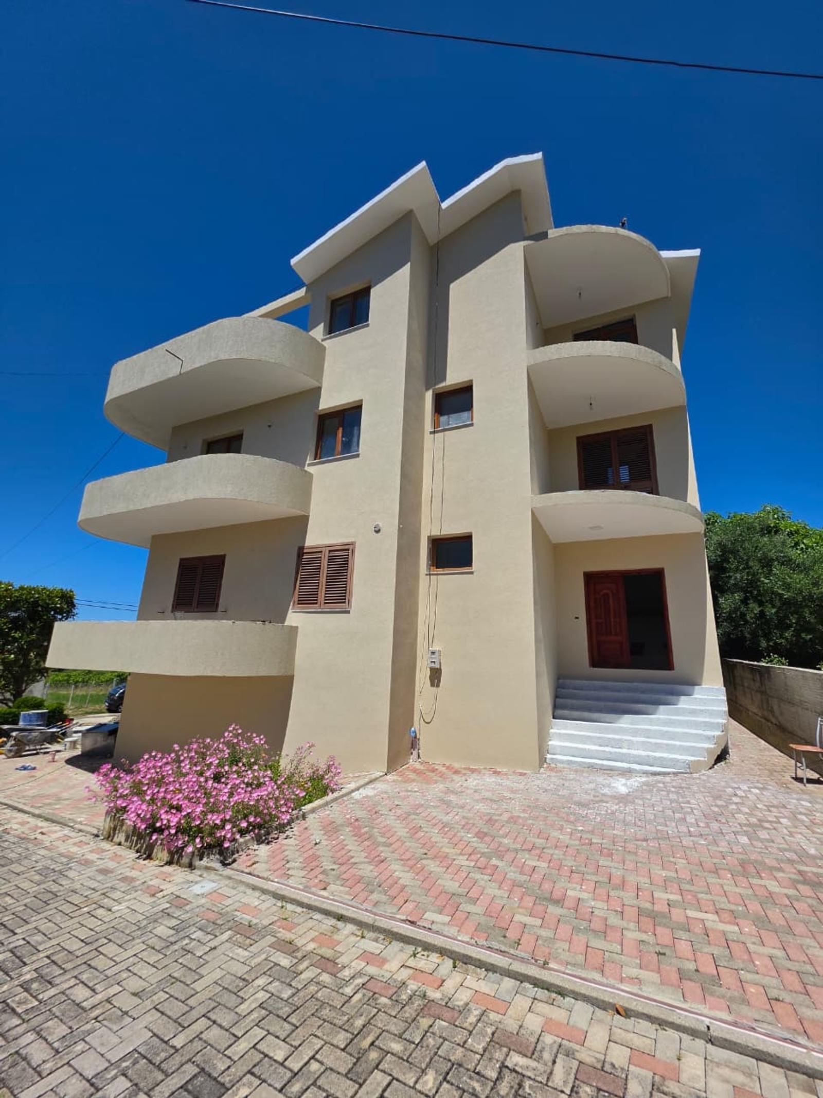 Villa, in vendita, Durazzo, 580 m², vista mare — foto 4 di 16