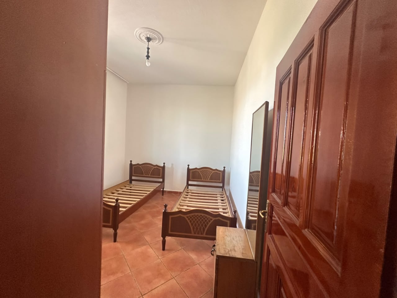 Shitet Vilë Private 3-Katëshe | Pranë Kryqit të Kuq, Durrës