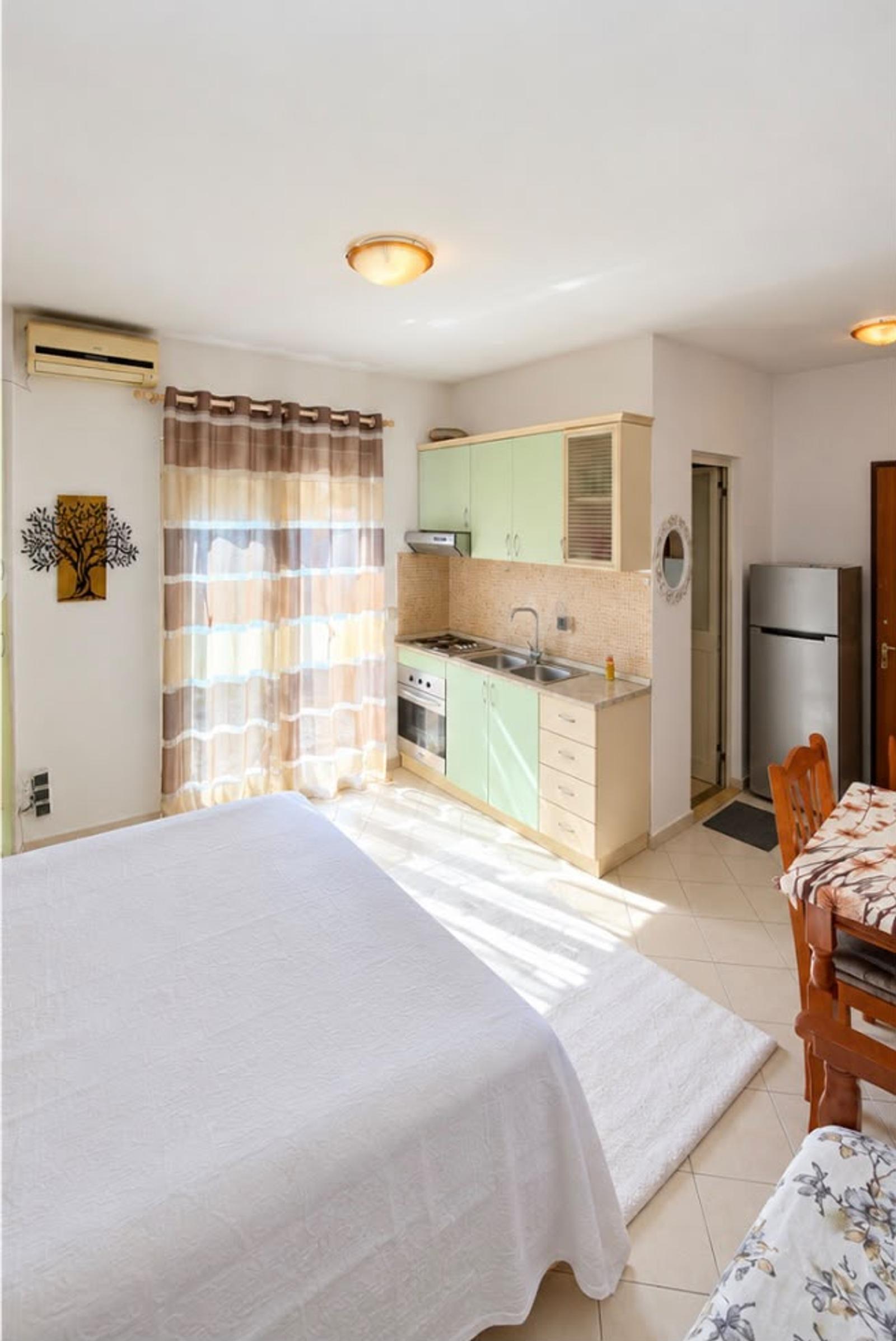 Studio for sale in Shkëmbi, Durres, 36 m² — photo 2 of 5