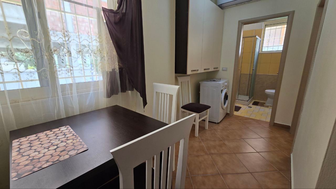 Apartament 1+1 pranë malit