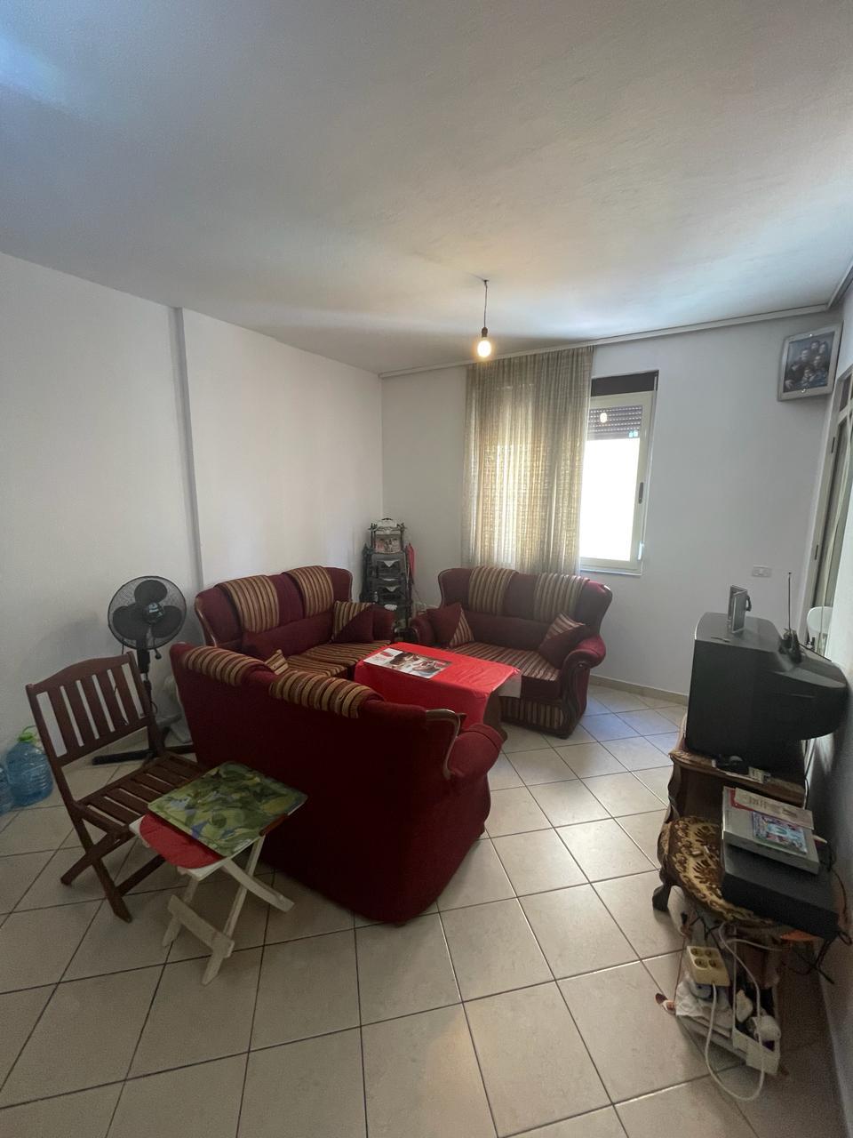 Shitet Apartament 1+1 + Garazh | Shkëmbi i Kavajës, Durrës