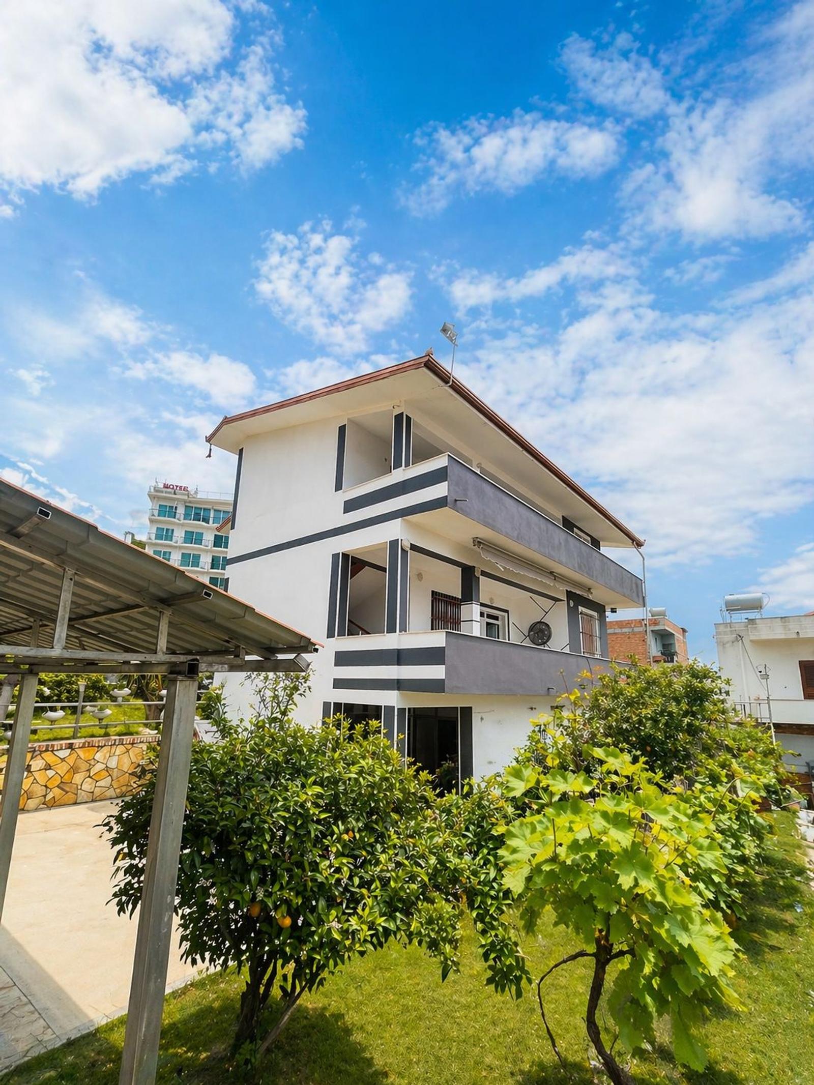 Haus zum Kauf in Arapaj, Durrës, 400 m² — Foto 2 von 11
