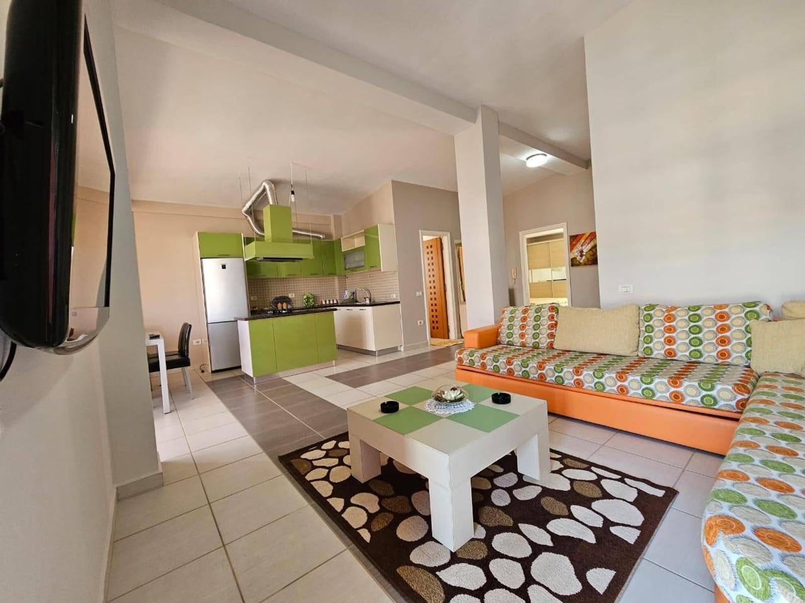 2+1+2 mit Balkon, Golem, 105 m², Durrës