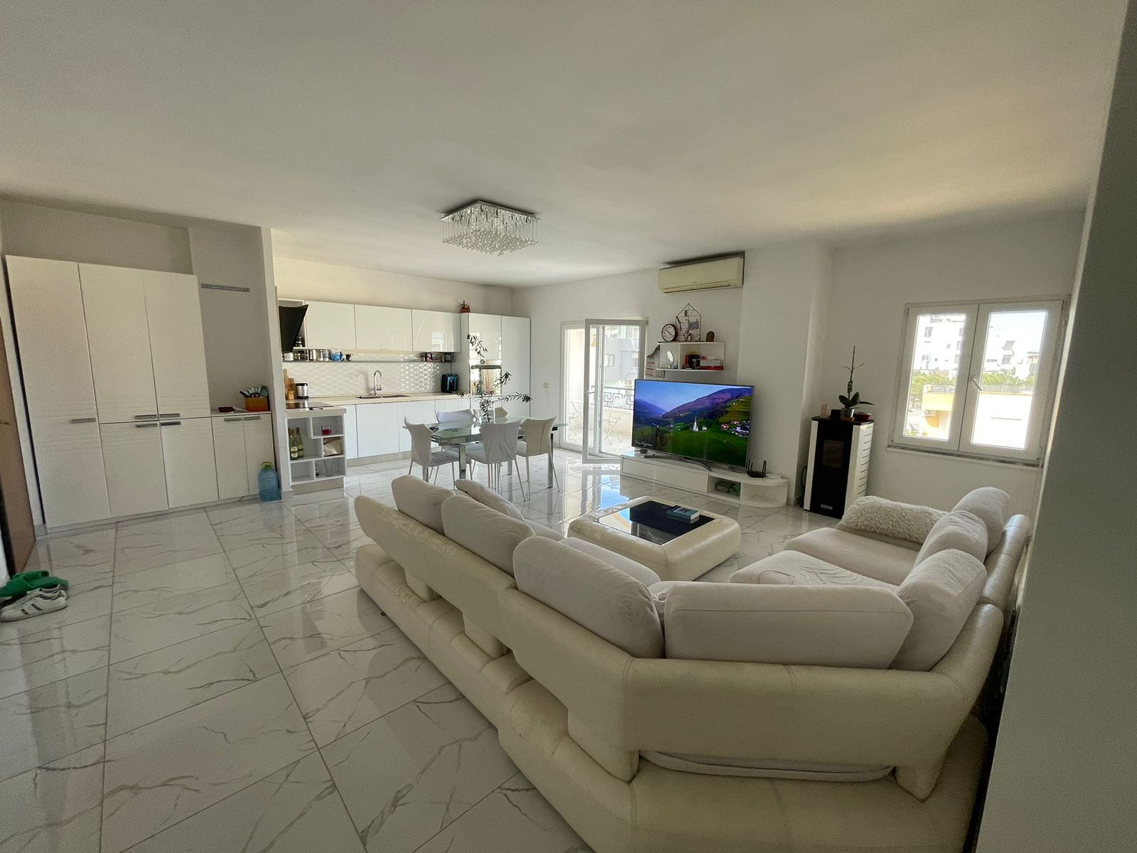 Shitet Apartament 3+1 | Shkëmbi i Kavajës, Durrës