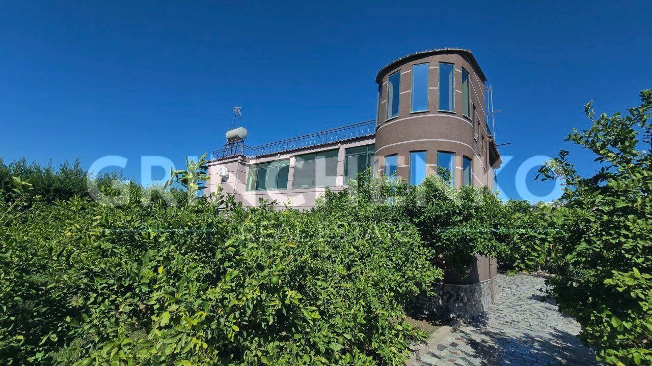 Shtëpi e madhe familjare 400 m² me kopsht — Durrës, Plazhi, Durrësi