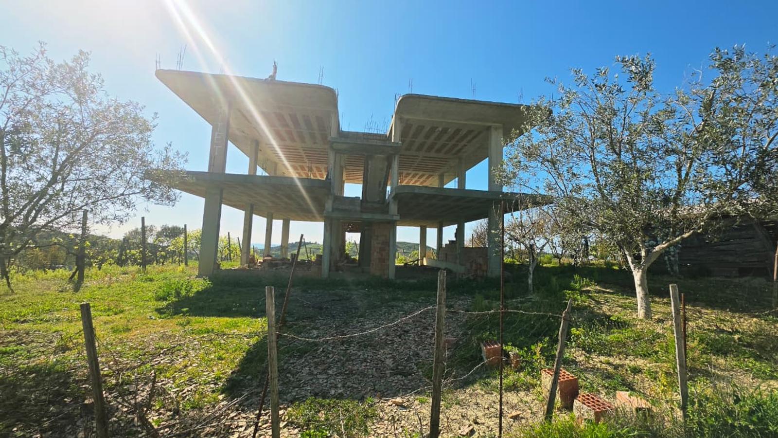 Gewerbefläche zum Kauf in Golem, Durrës, 240 m² — Foto 1 von 25