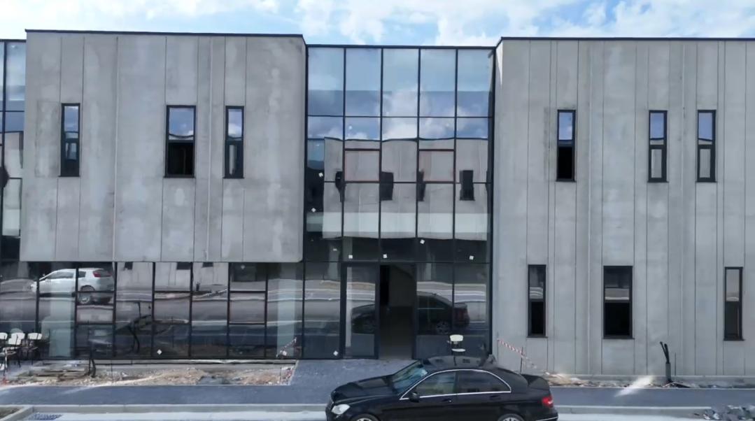 Shitet / Jepet me Qira Kapanon + Zyra | Investim Industrial | Sektor Rinia, Durrës