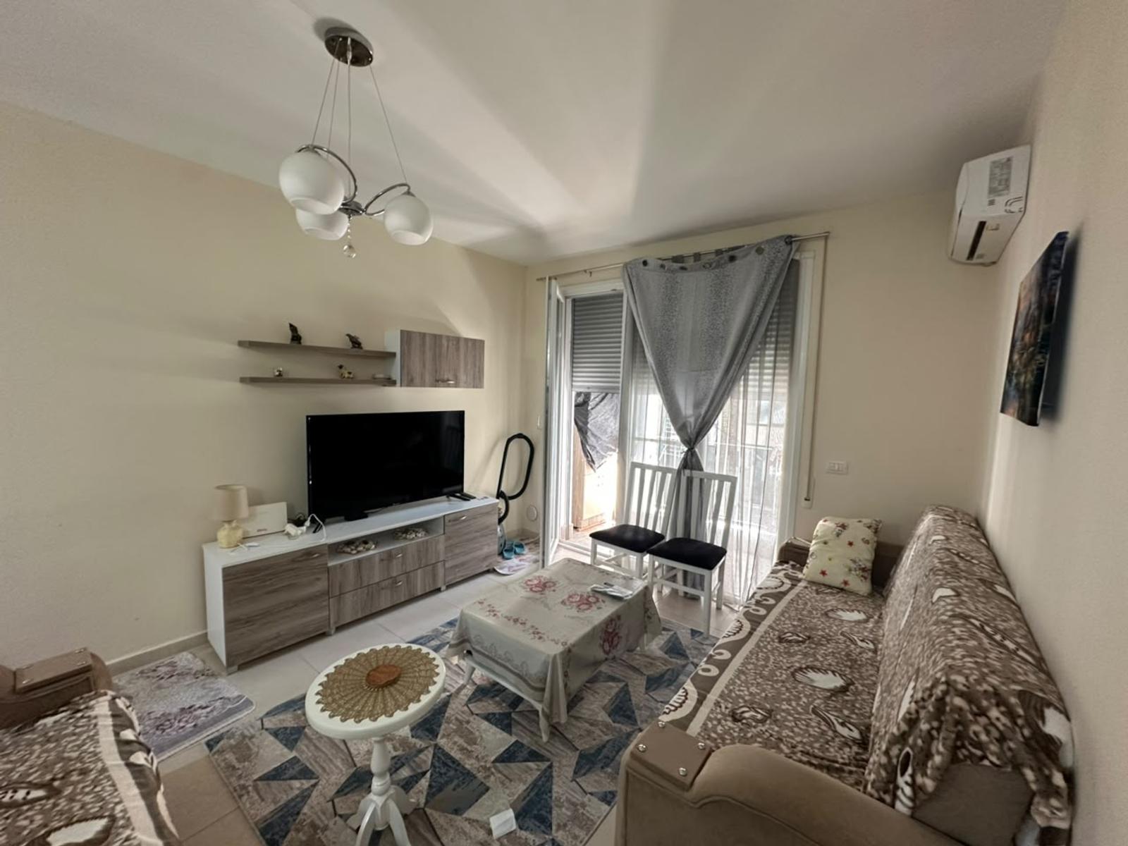 1+1 in a seafront building, Shkëmbi i Kavajës, 58 m², Durres
