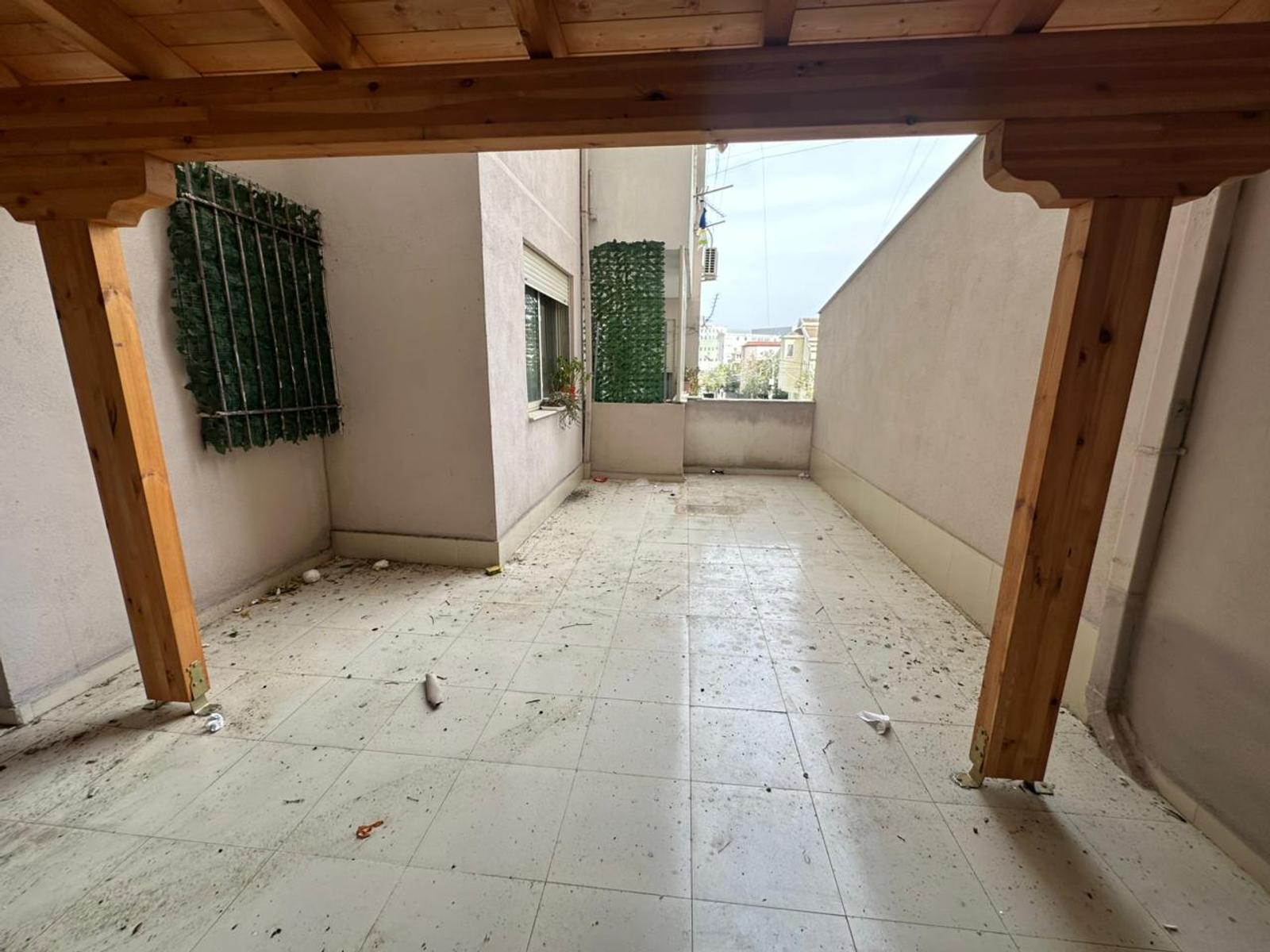 Wohnung 2+1 zum Kauf in Stadtzentrum, Durrës, 145 m² — Foto 2 von 8