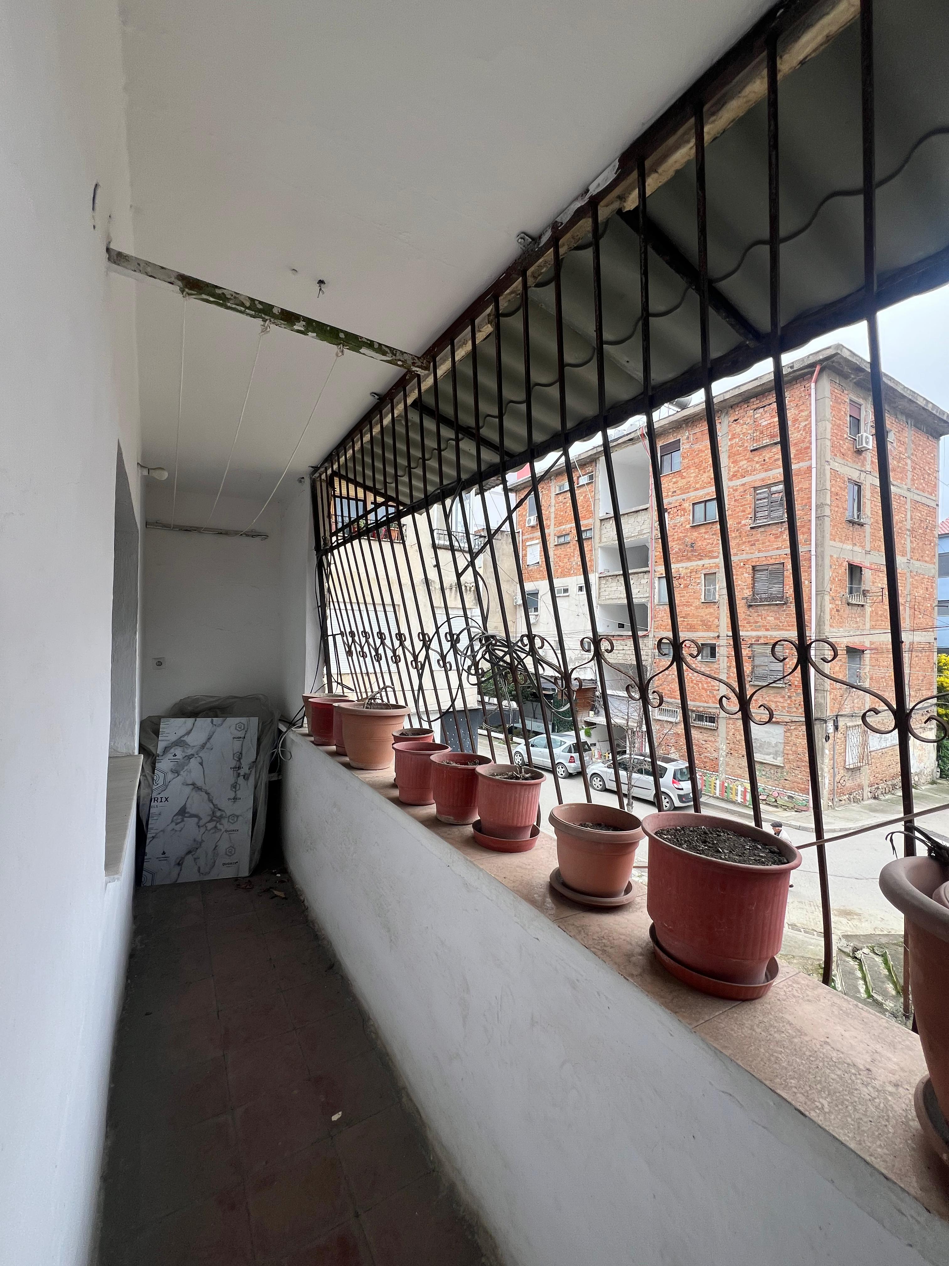 Shitet Apartament 2+1 | Pranë Eftali Koçi, Durrës