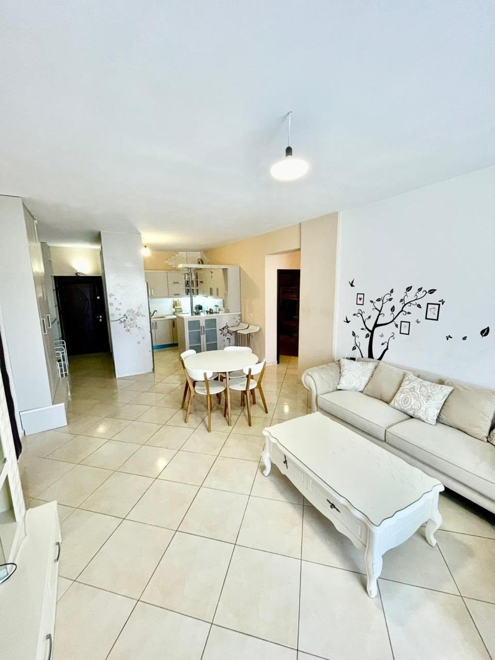 Apartament 2+1 në Sarandë, pranë detit, Saranda