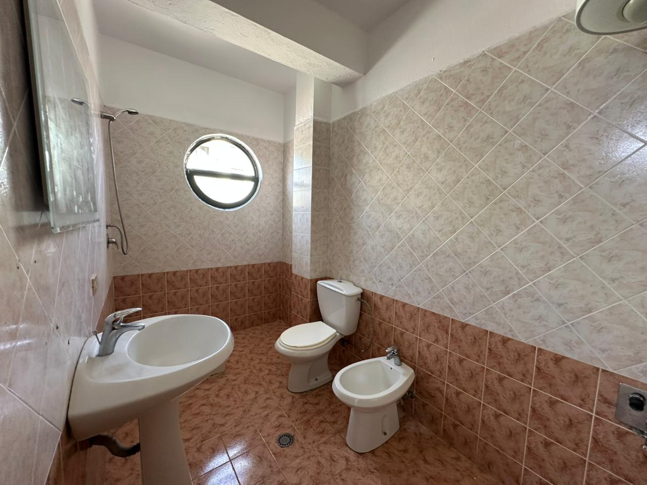 Shitet Apartament 1+1 | Plazh Hekurudha, Durrës