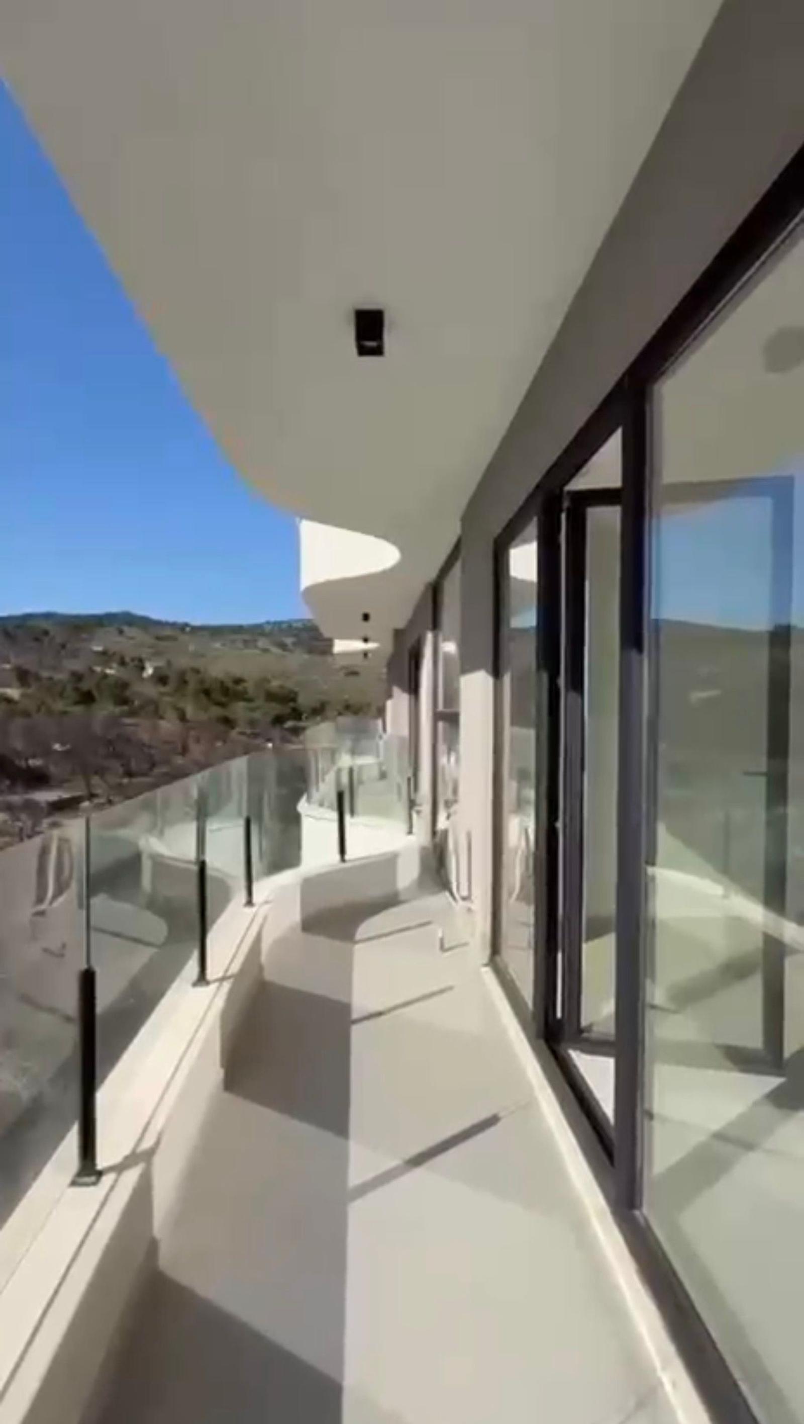 Appartement 1+1 à vendre à Centre-ville, Shëngjin, 67 m², près de la mer — photo 2 sur 7