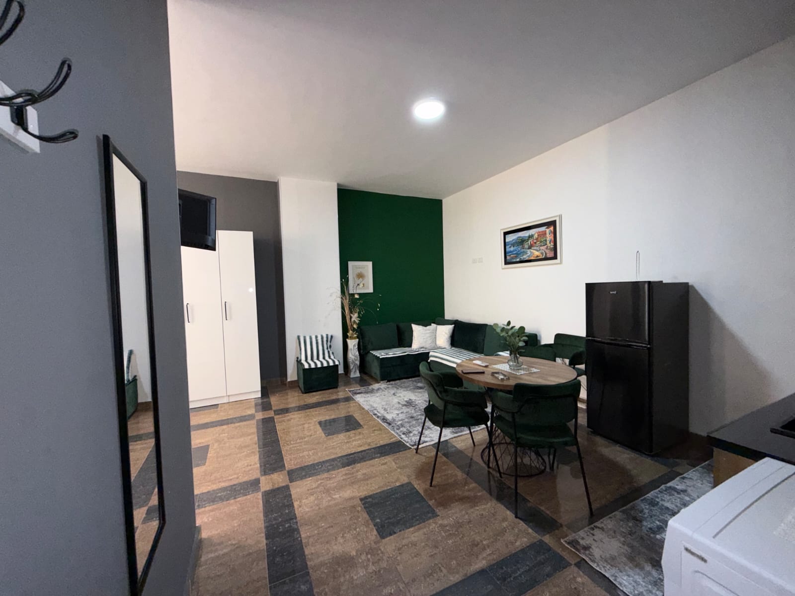 Monolocale con ingresso privato indipendente, Plazh Hekurudha
